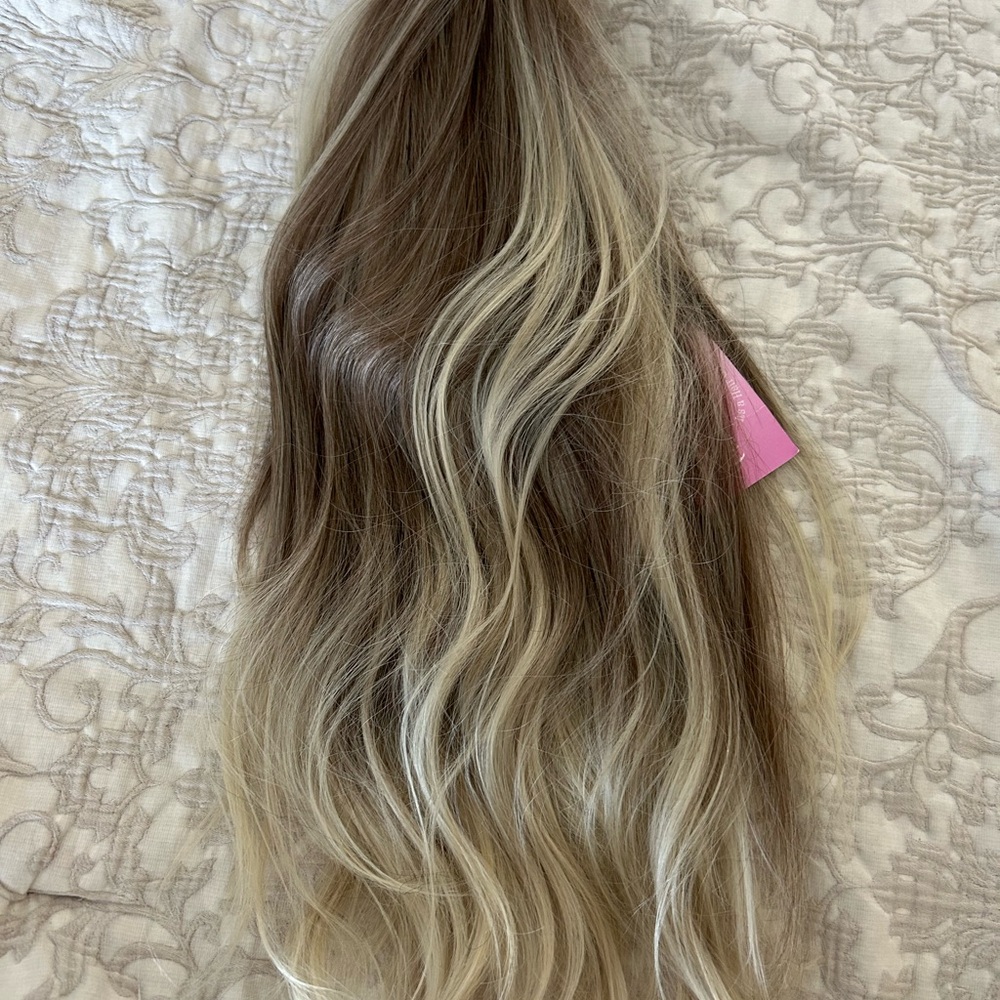 Chelsey Smith Linda Luxe Crown